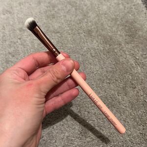 Luxie 209 large shader brush